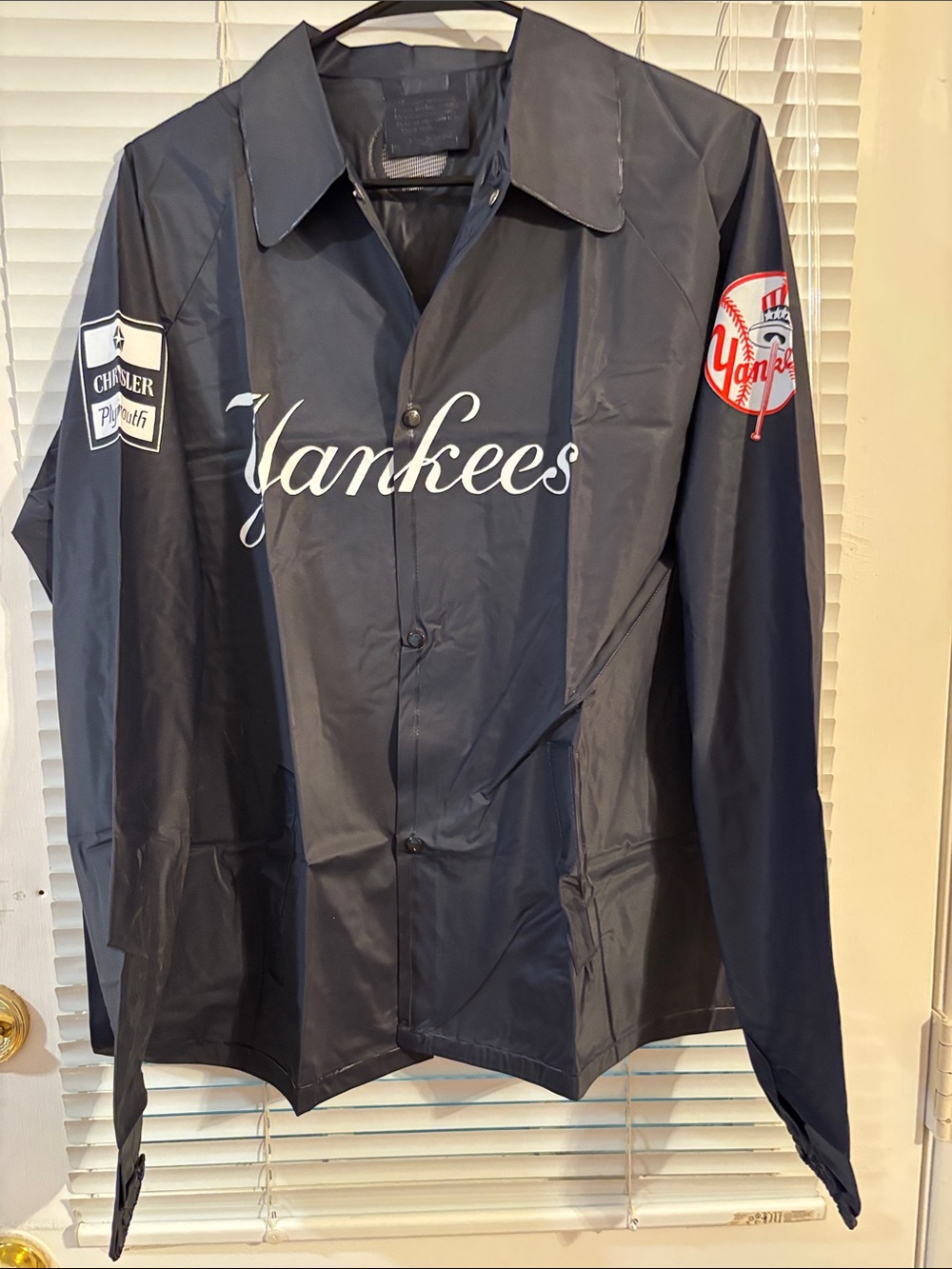 Vintage Chrysler MLB New York Yankees Stadium Giveaway Rain Jacket Size medium